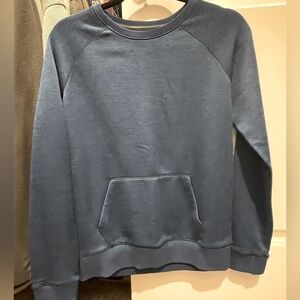 Under Armour. Size small. Crewneck sweatshirt. Blue